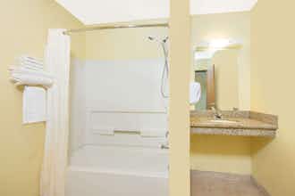 Hotel Super 8 Moriarty NM photo 2