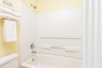 Hotel Super 8 Moriarty NM photo 4