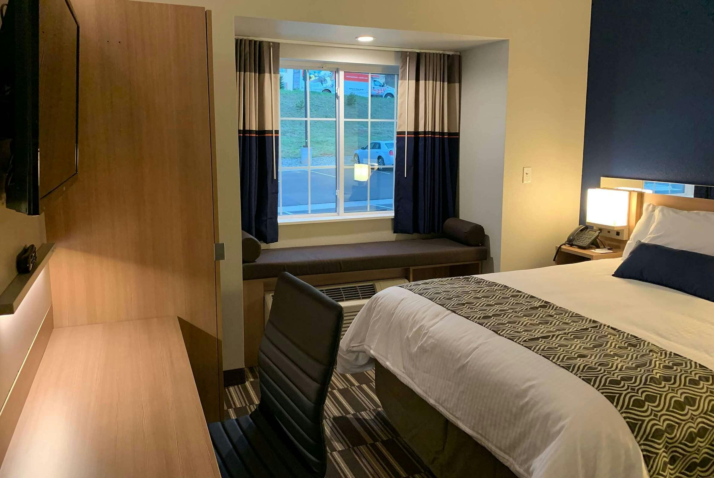 Hotel Microtel Woodland photo 2