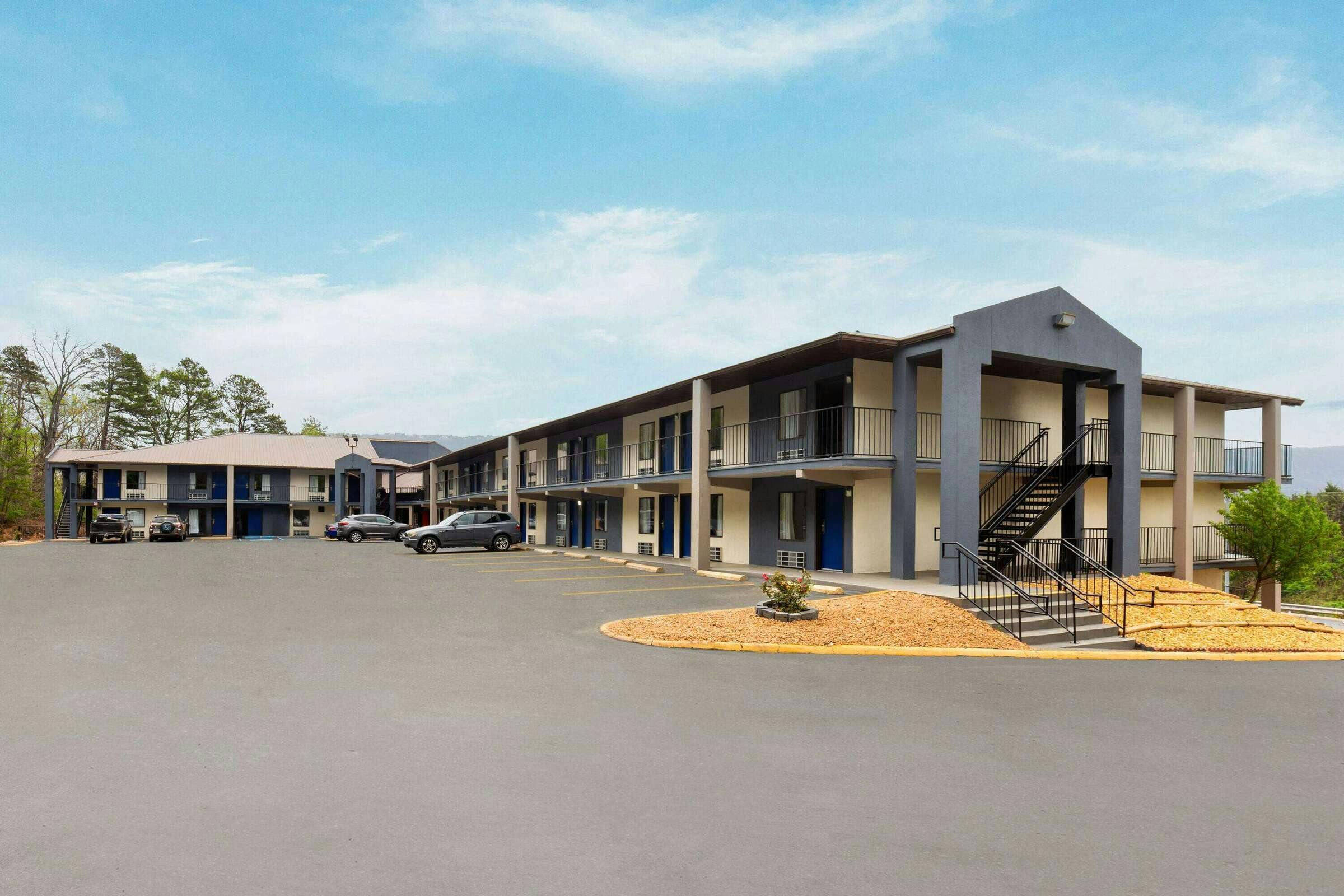 Hotel Days Inn by Wyndham Chattanooga Lookout Mountain West photo 4