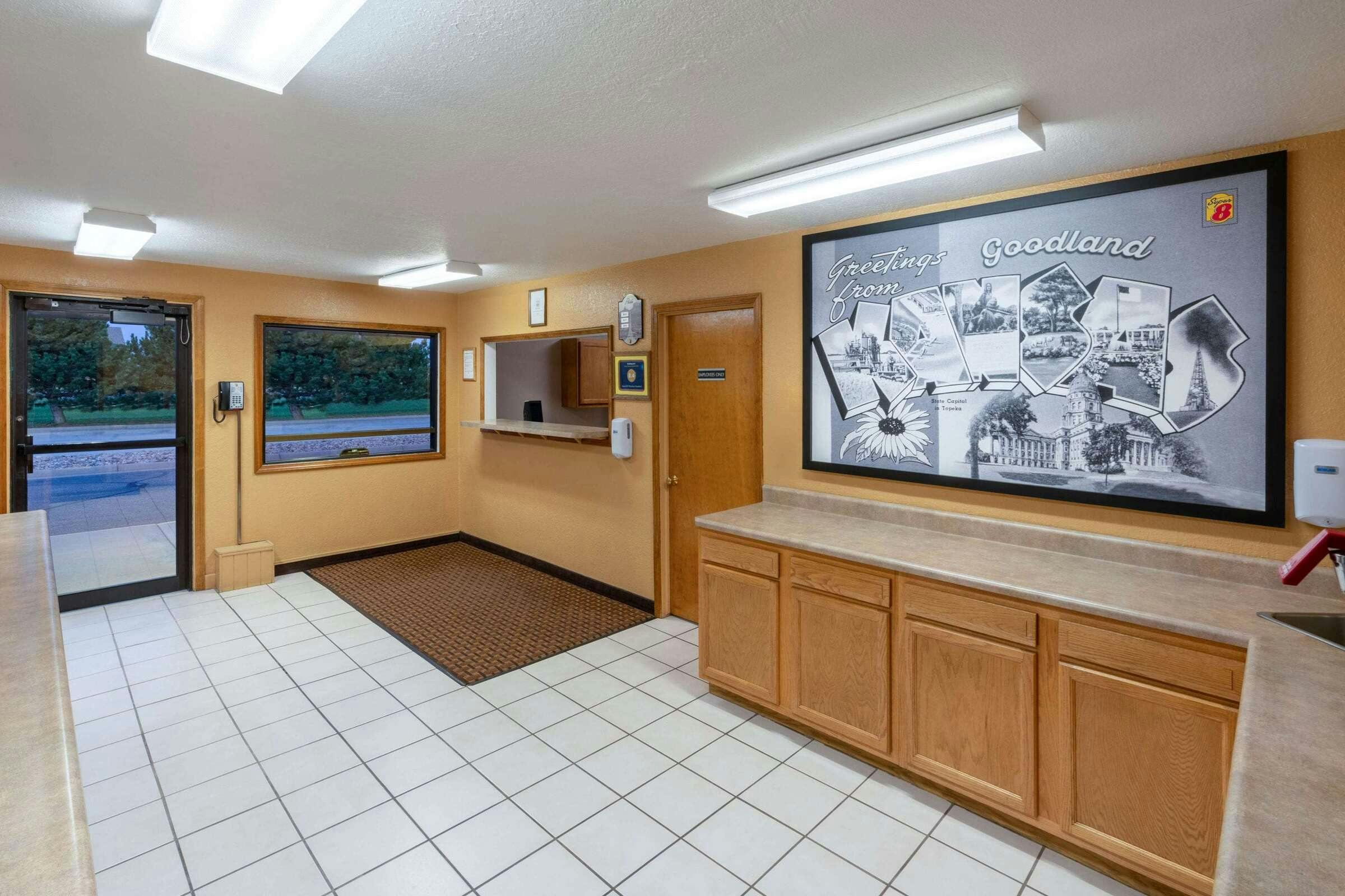 Hotel Super 8 by Wyndham Goodland photo 2
