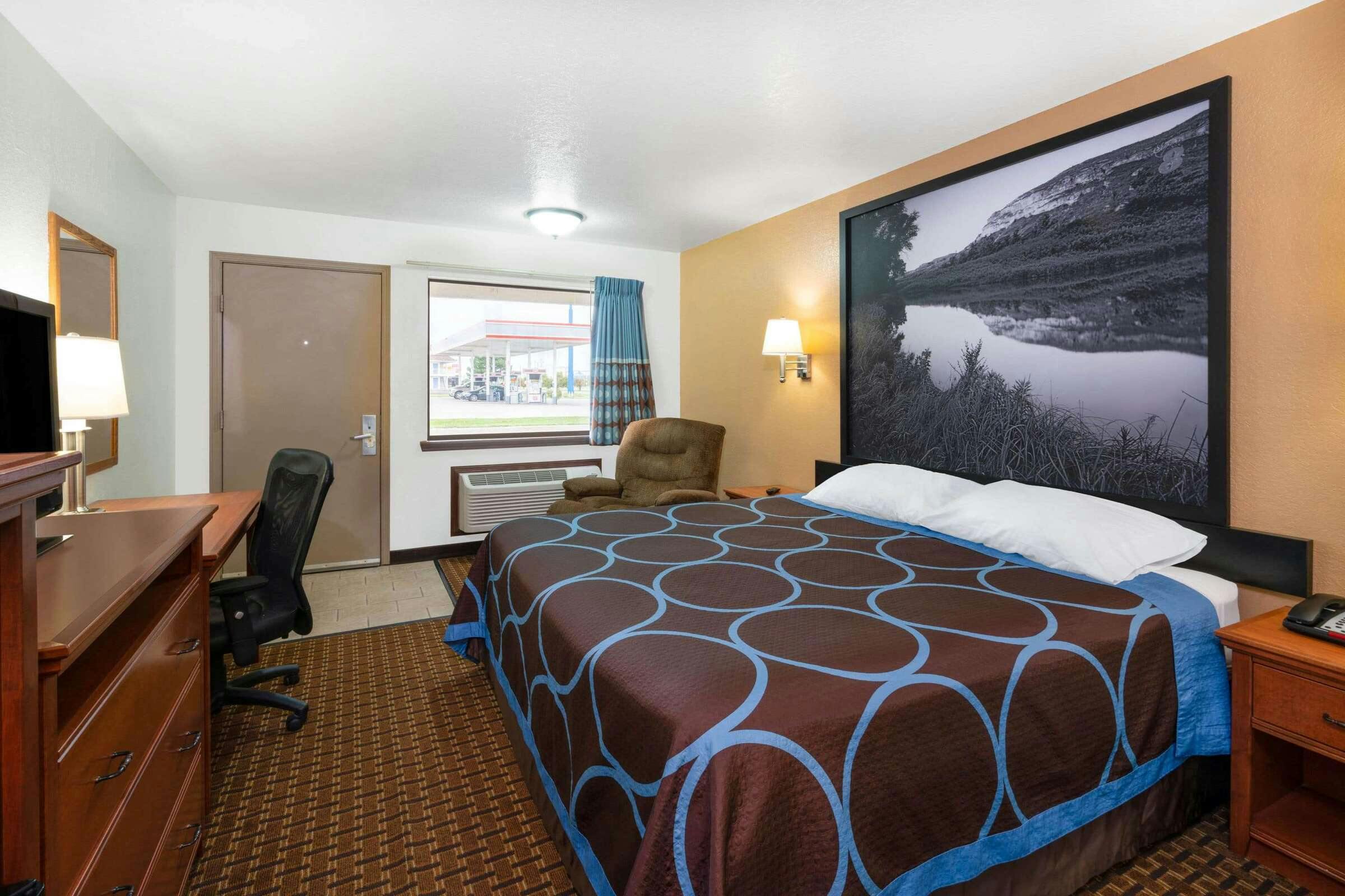 Hotel Super 8 by Wyndham Goodland photo 4
