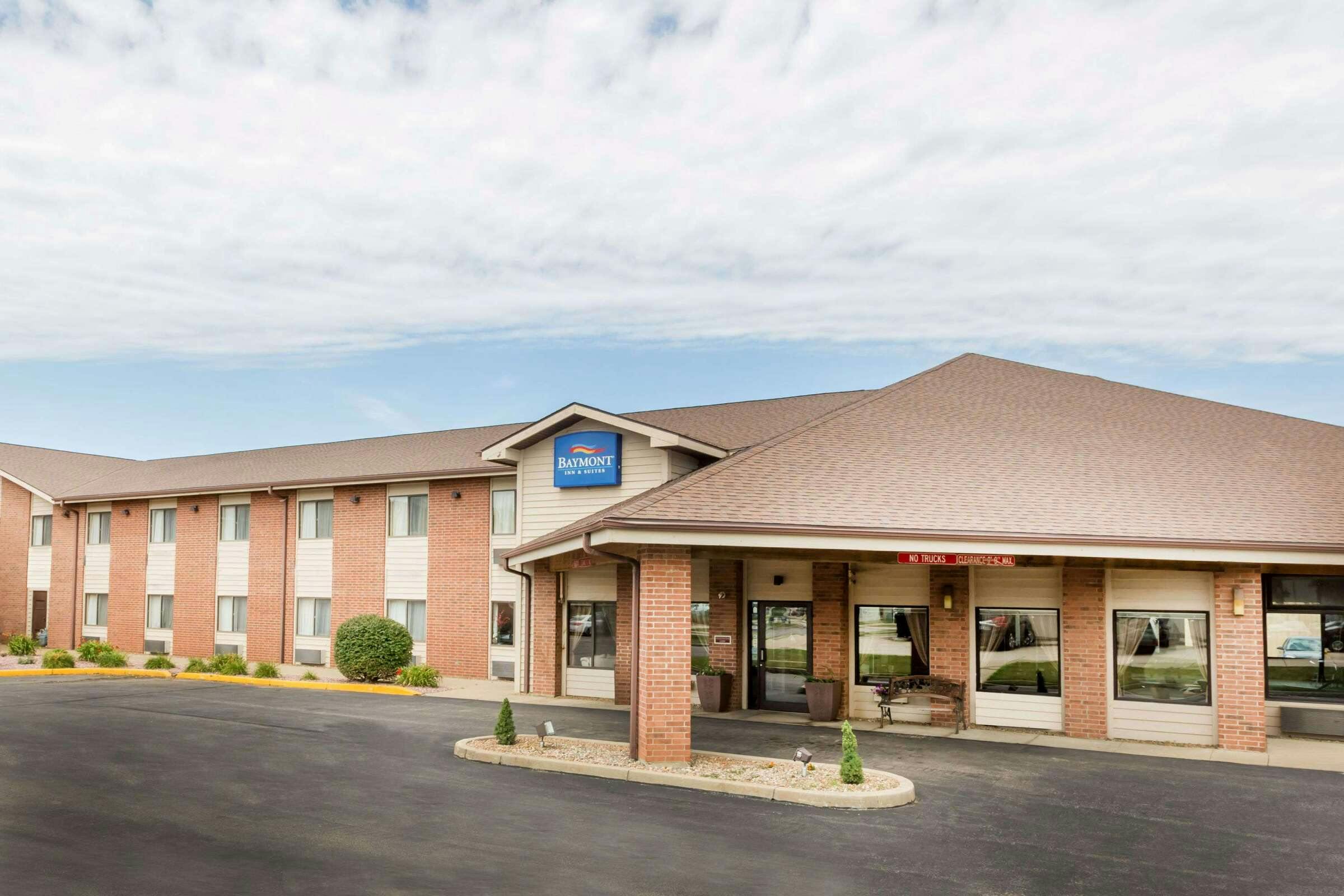Baymont Inn Suites LeMars