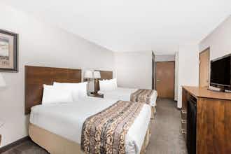 Hotel Baymont Inn Suites LeMars photo 3