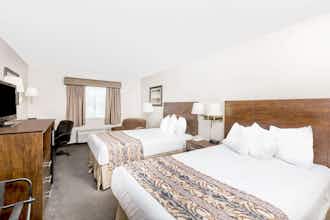 Hotel Baymont Inn Suites LeMars photo 5