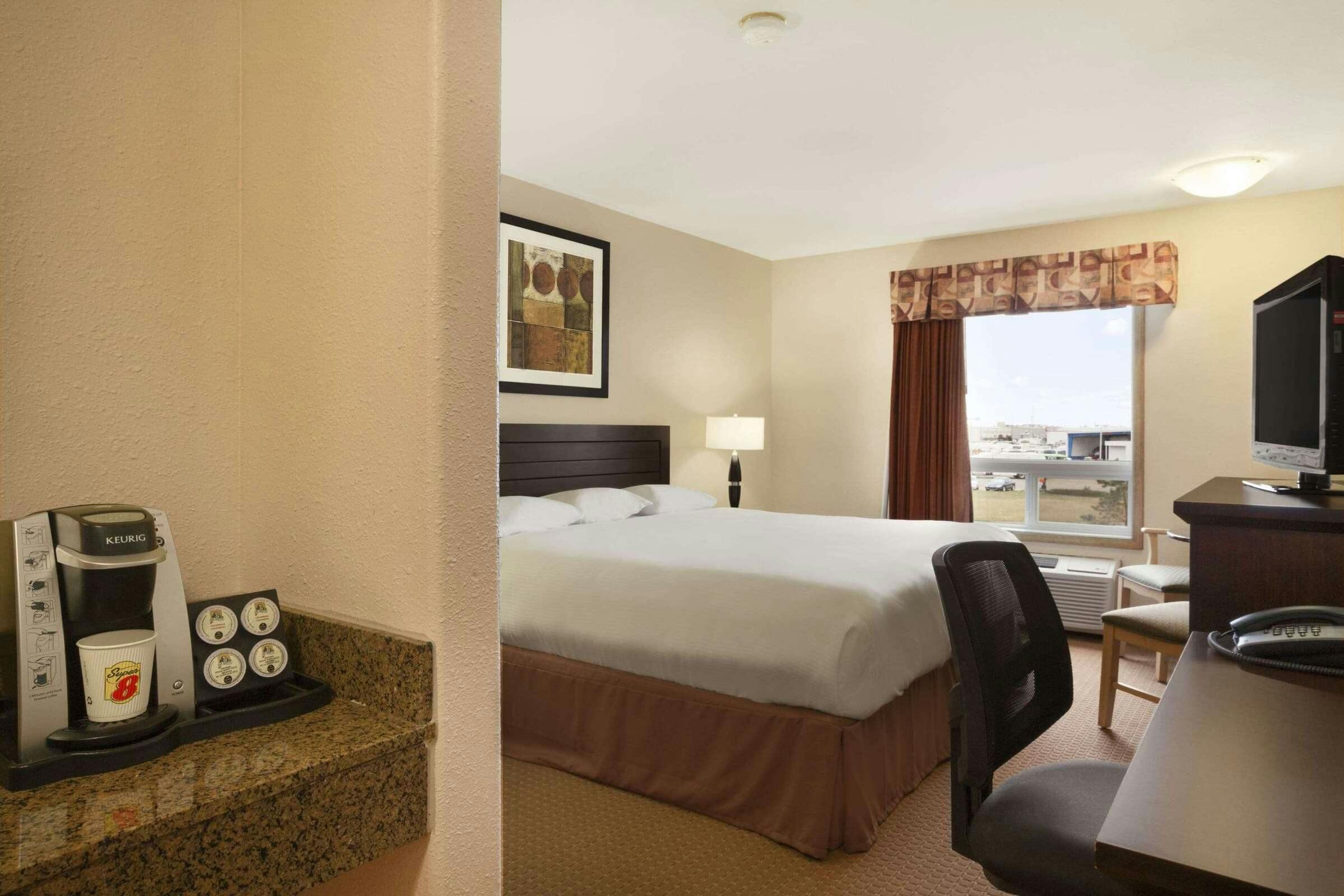 Hotel Super 8 Edmonton Intl Arpt photo 3
