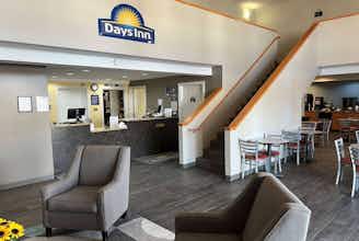 Hotel Days Inn by Wyndham Hays photo 1