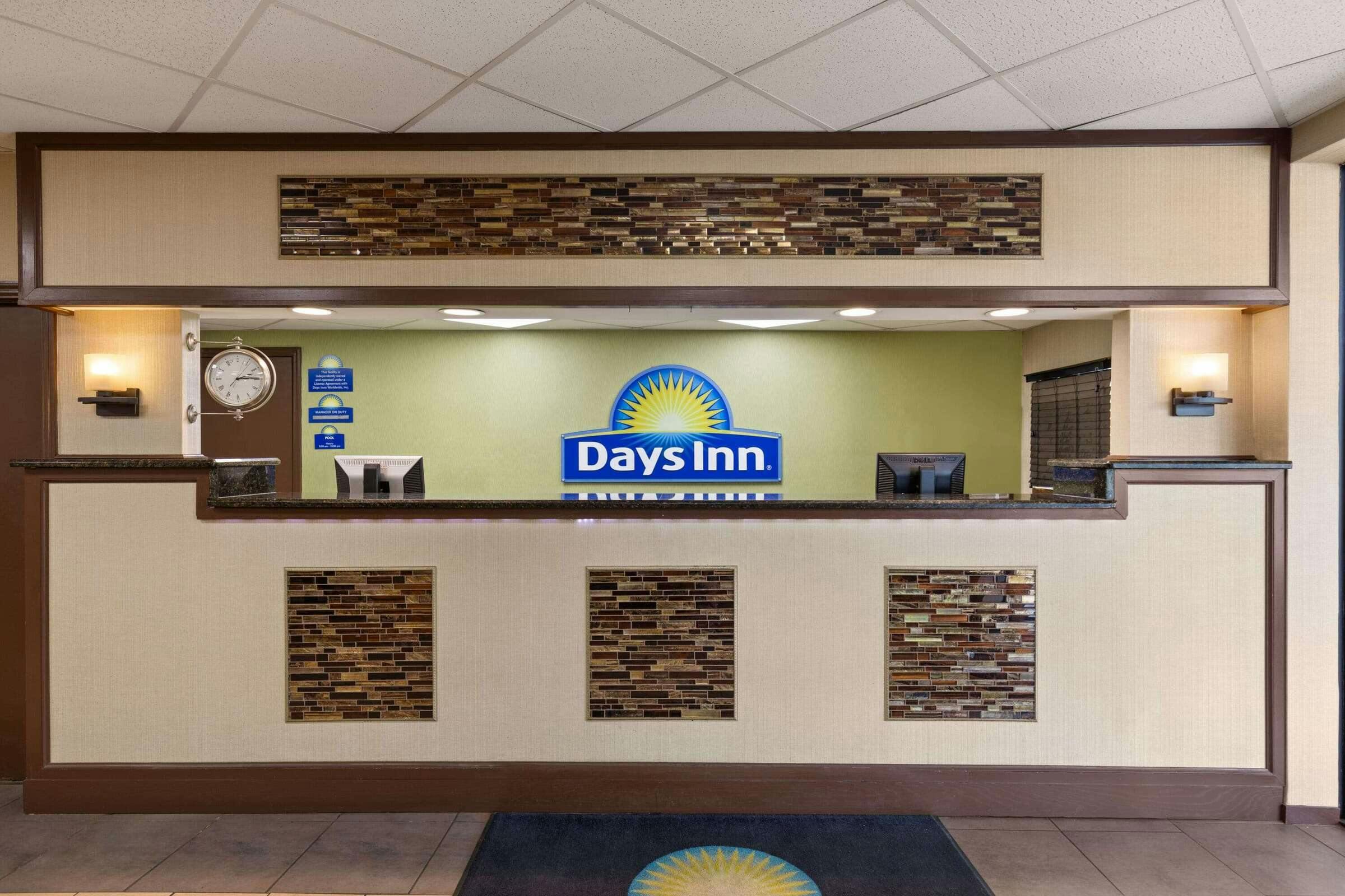 Hotel Days Inn Knoxville East photo 1