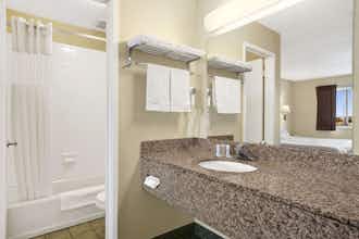 Hotel Travelodge San Francisco Bay photo 5