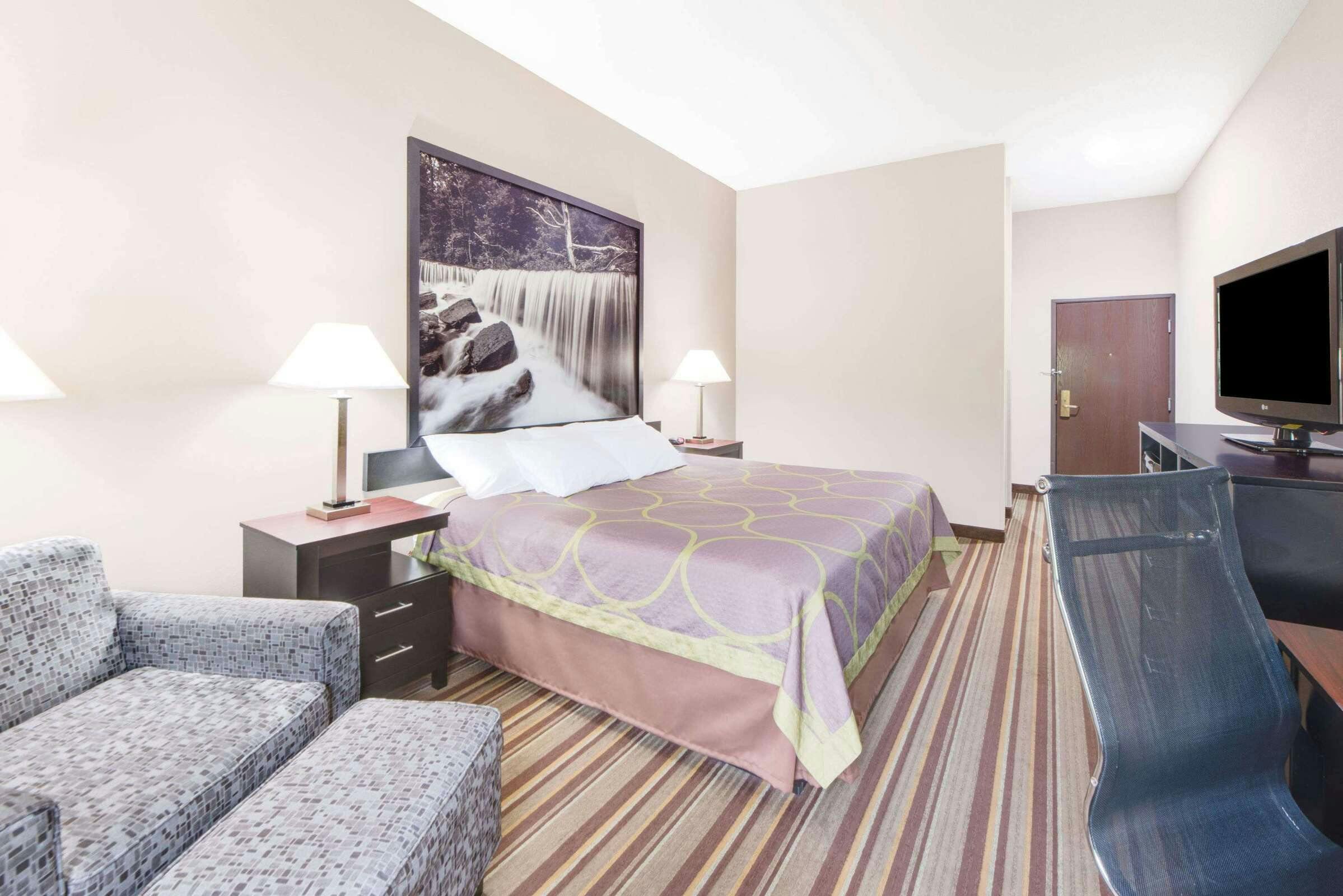 Hotel Super 8 by Wyndham Monett photo 2