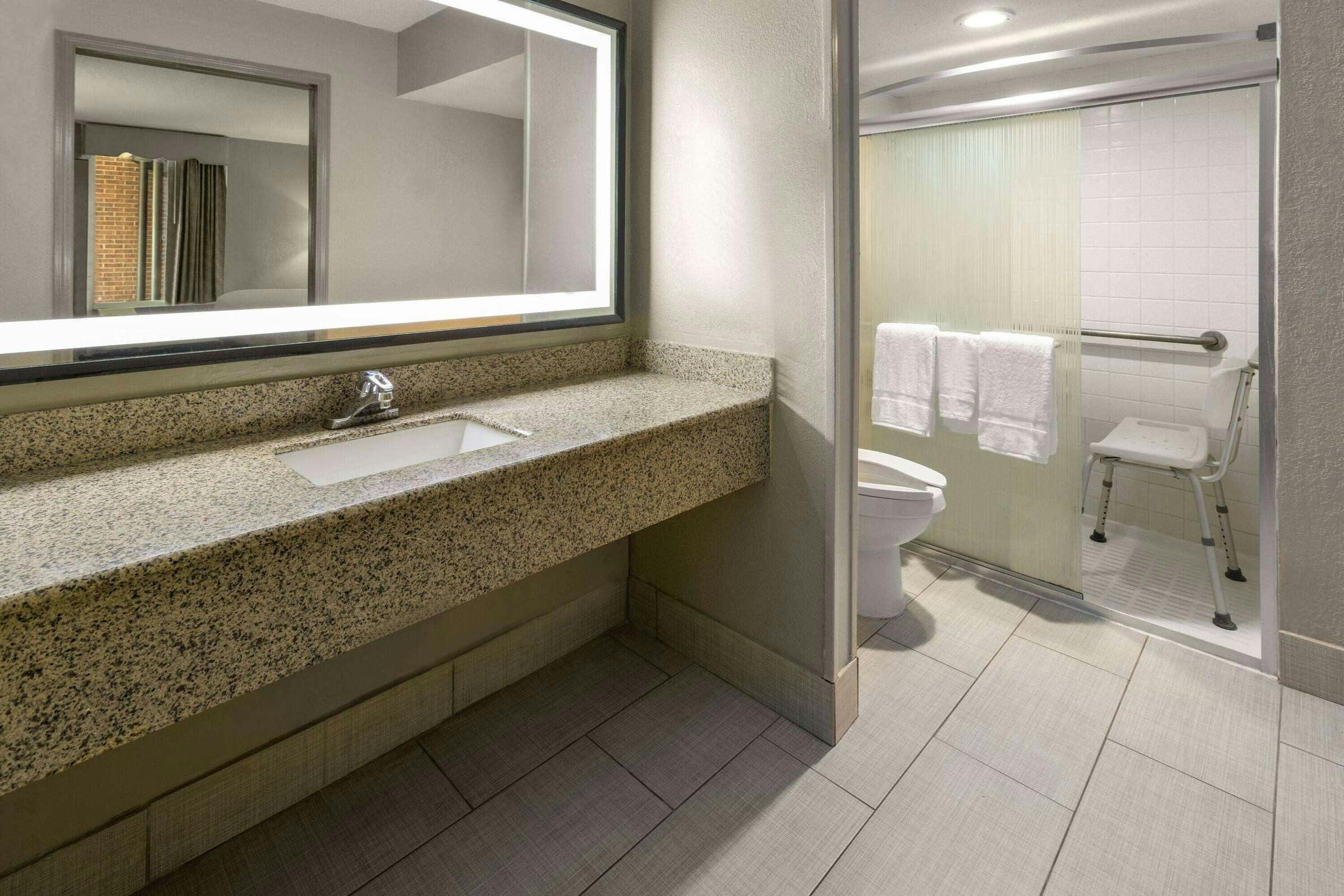 Days Inn Forsyth