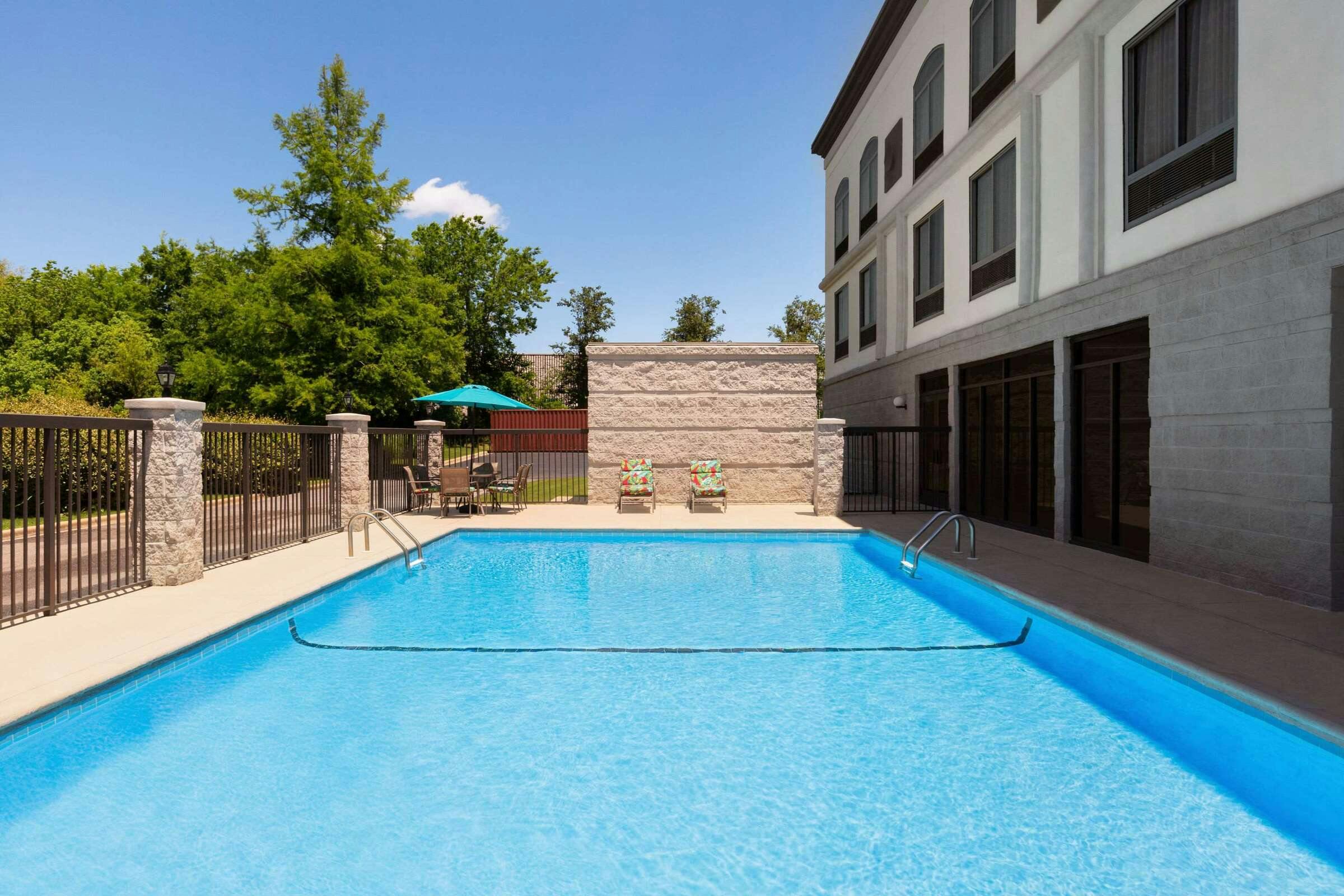 Hotel Wingate by Wyndham Montgomery photo 4