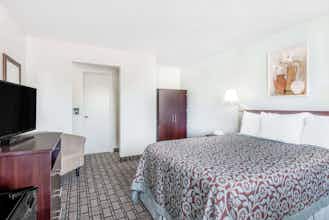 Hotel Days Inn St Clairsville photo 2
