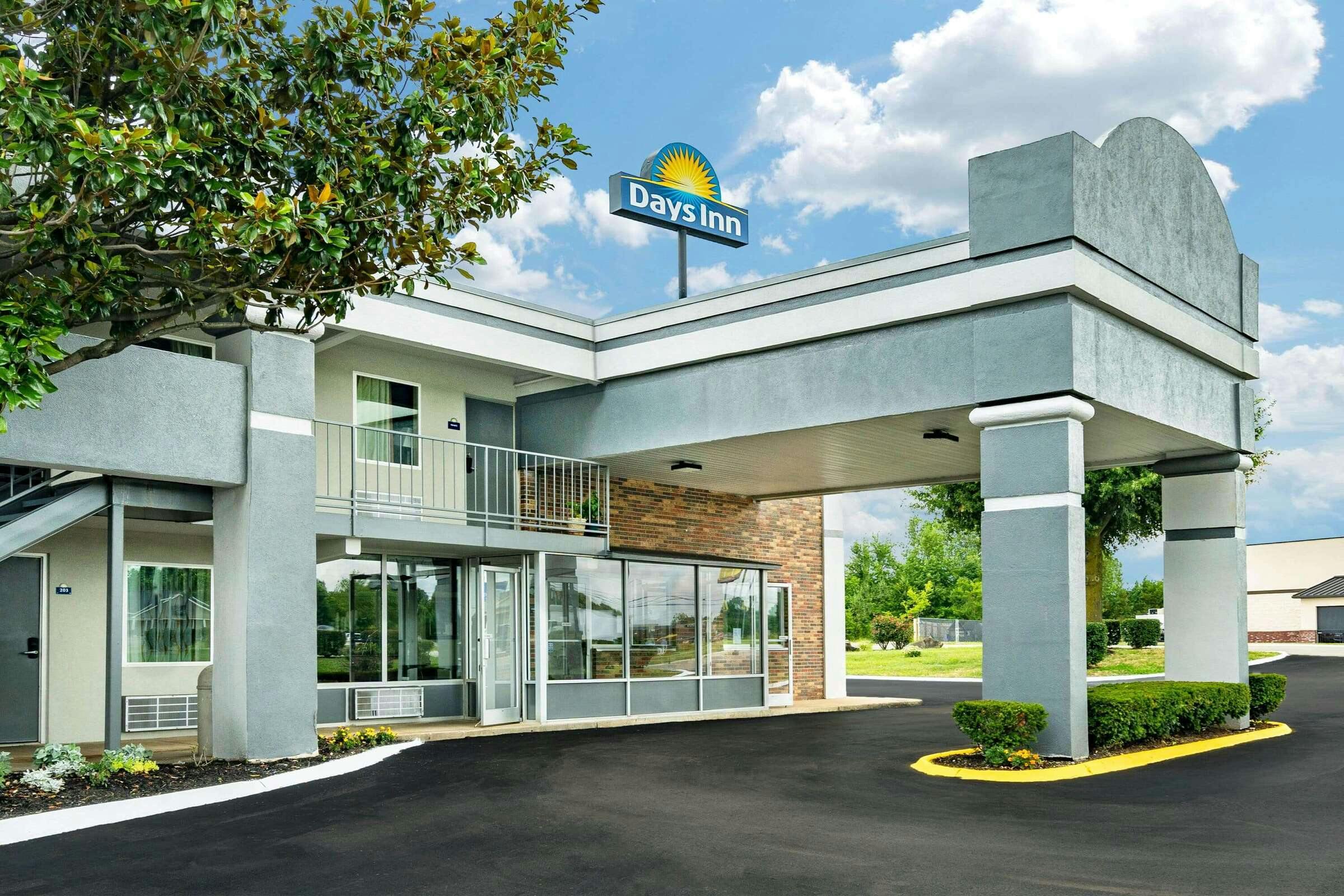 Hotel Days Inn by Wyndham Clarksville TN photo 1