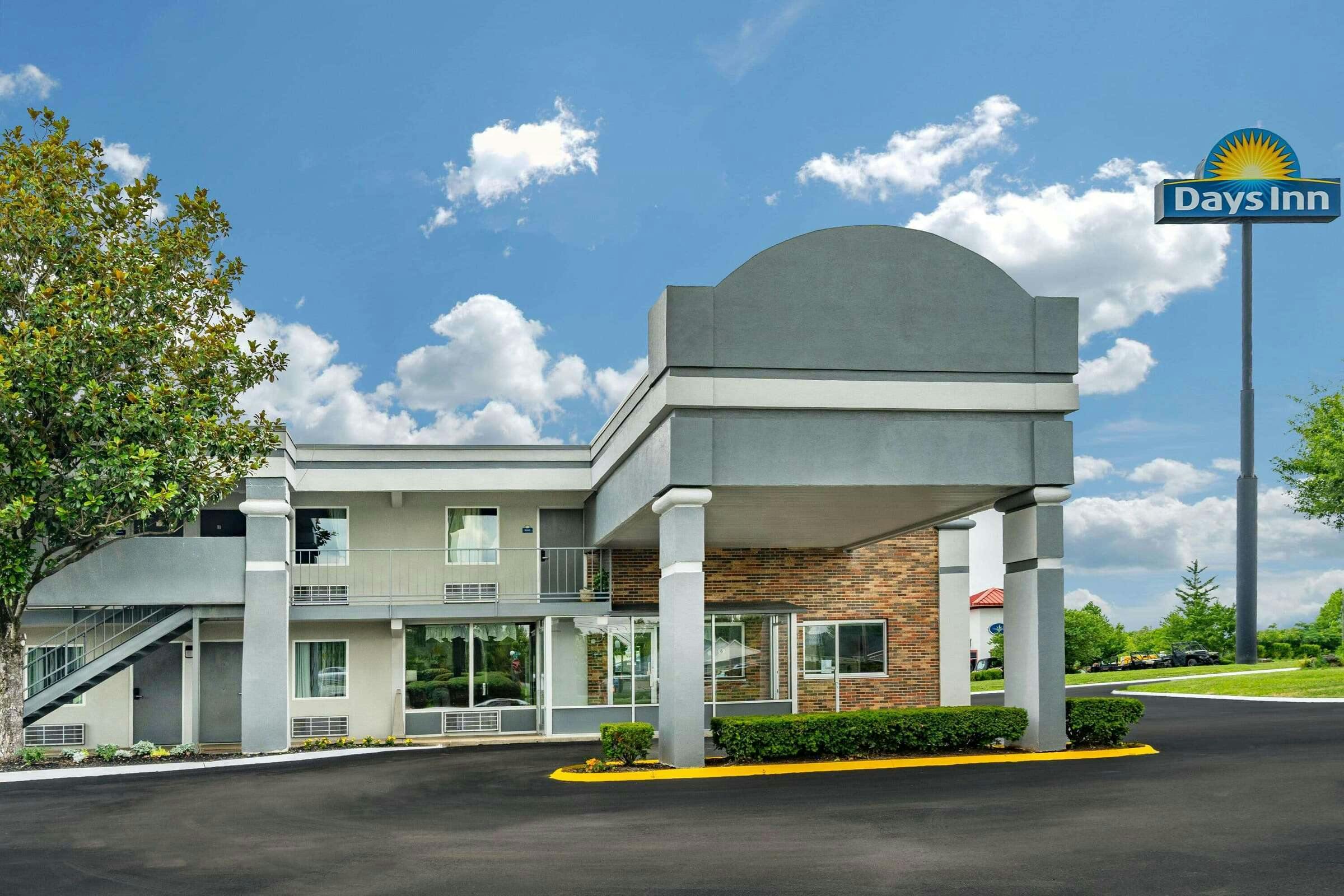 Hotel Days Inn by Wyndham Clarksville TN photo 2