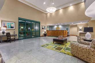 Hotel Wingate by Wyndham Macon I-75 photo 1