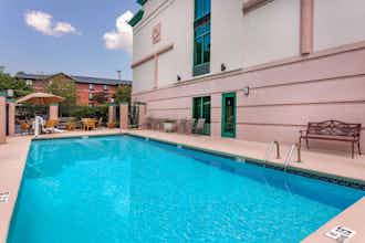 Hotel Wingate by Wyndham Macon I-75 photo 2