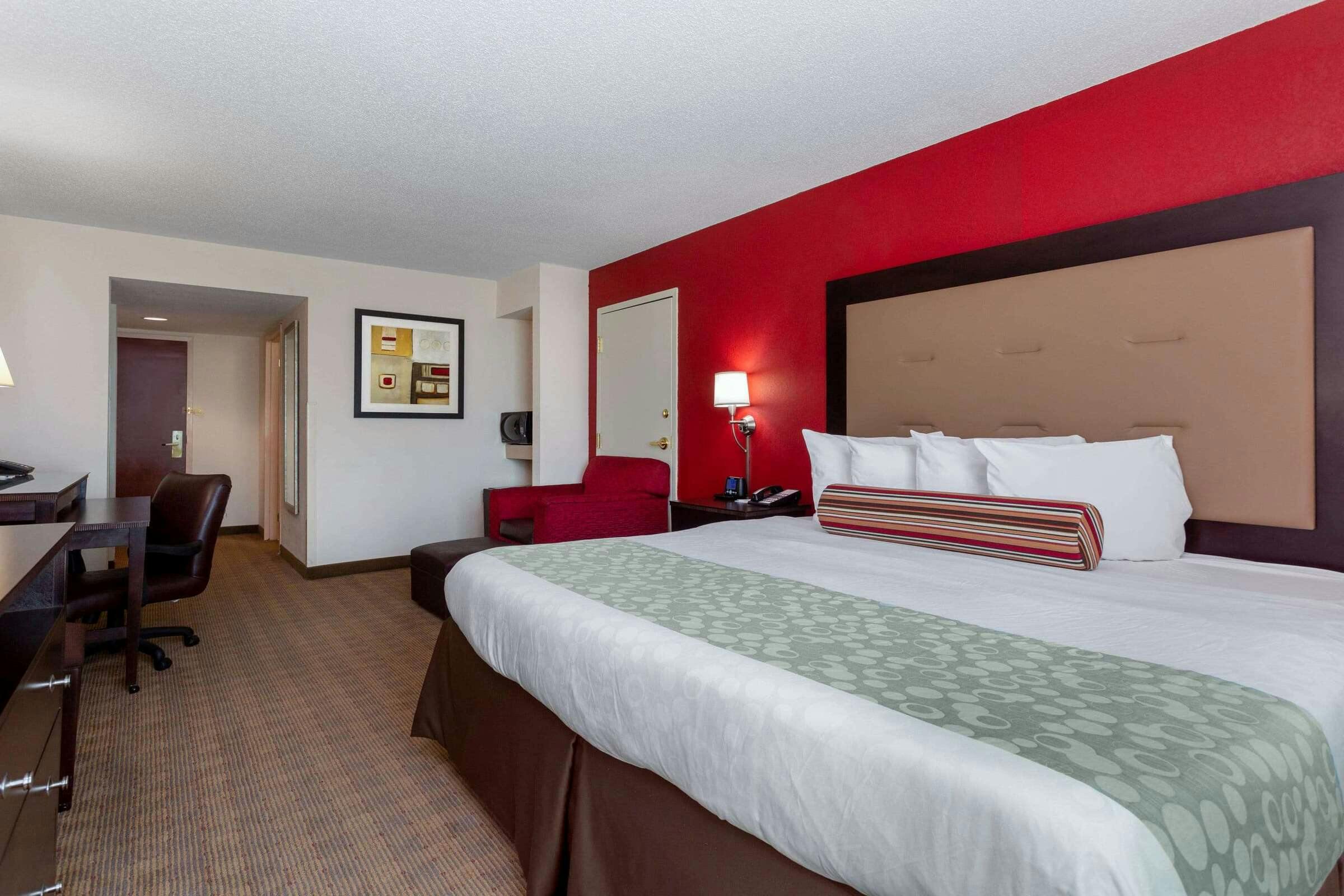 Hotel Wingate by Wyndham Macon I-75 photo 4