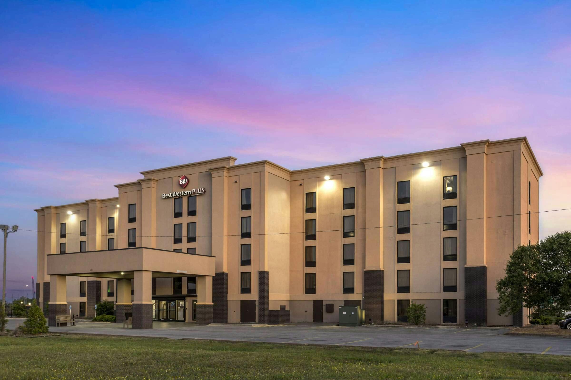 Best Western Plus Jonesboro Inn and Suites