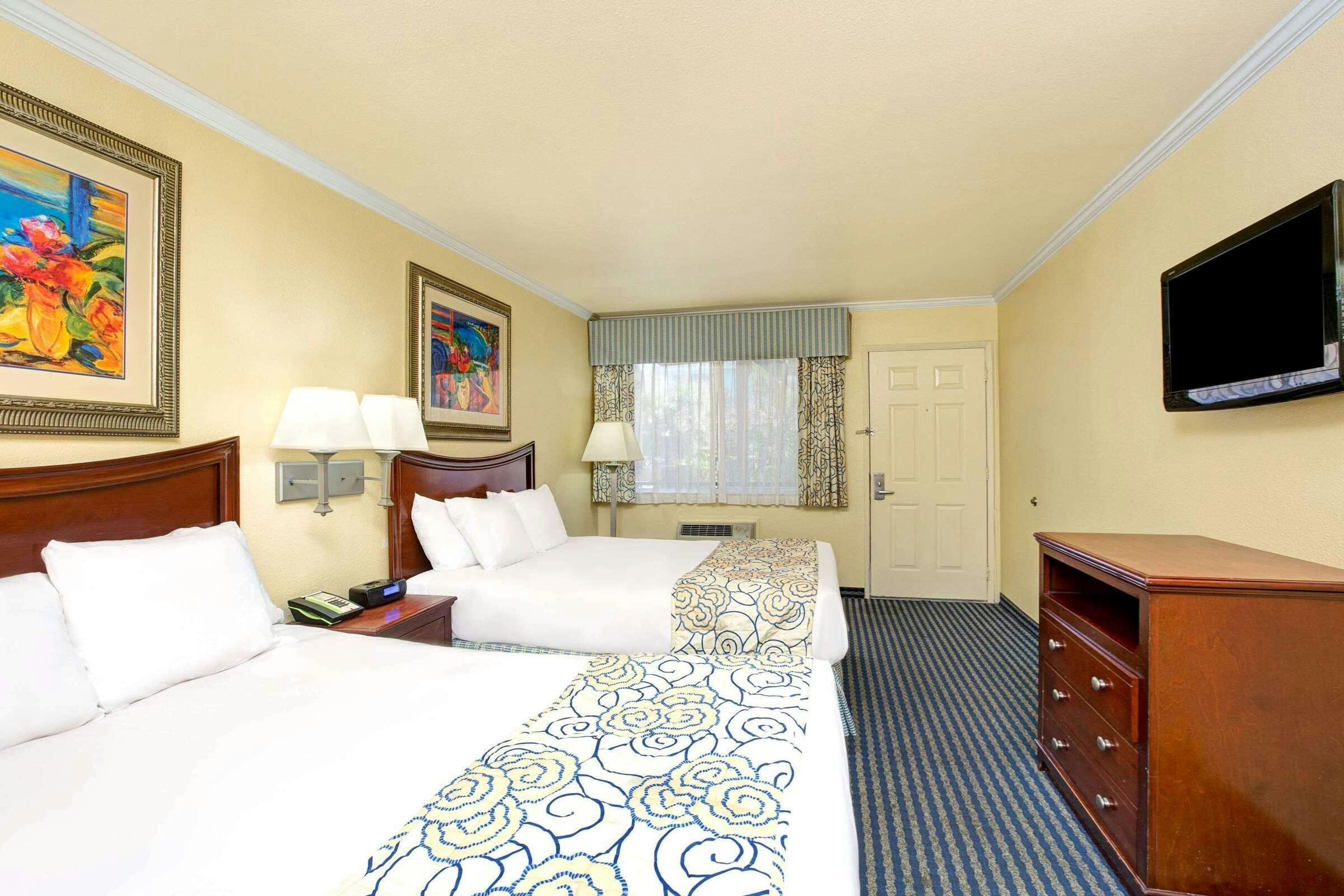 Hotel Super 8 Santa Cruz Beach photo 5