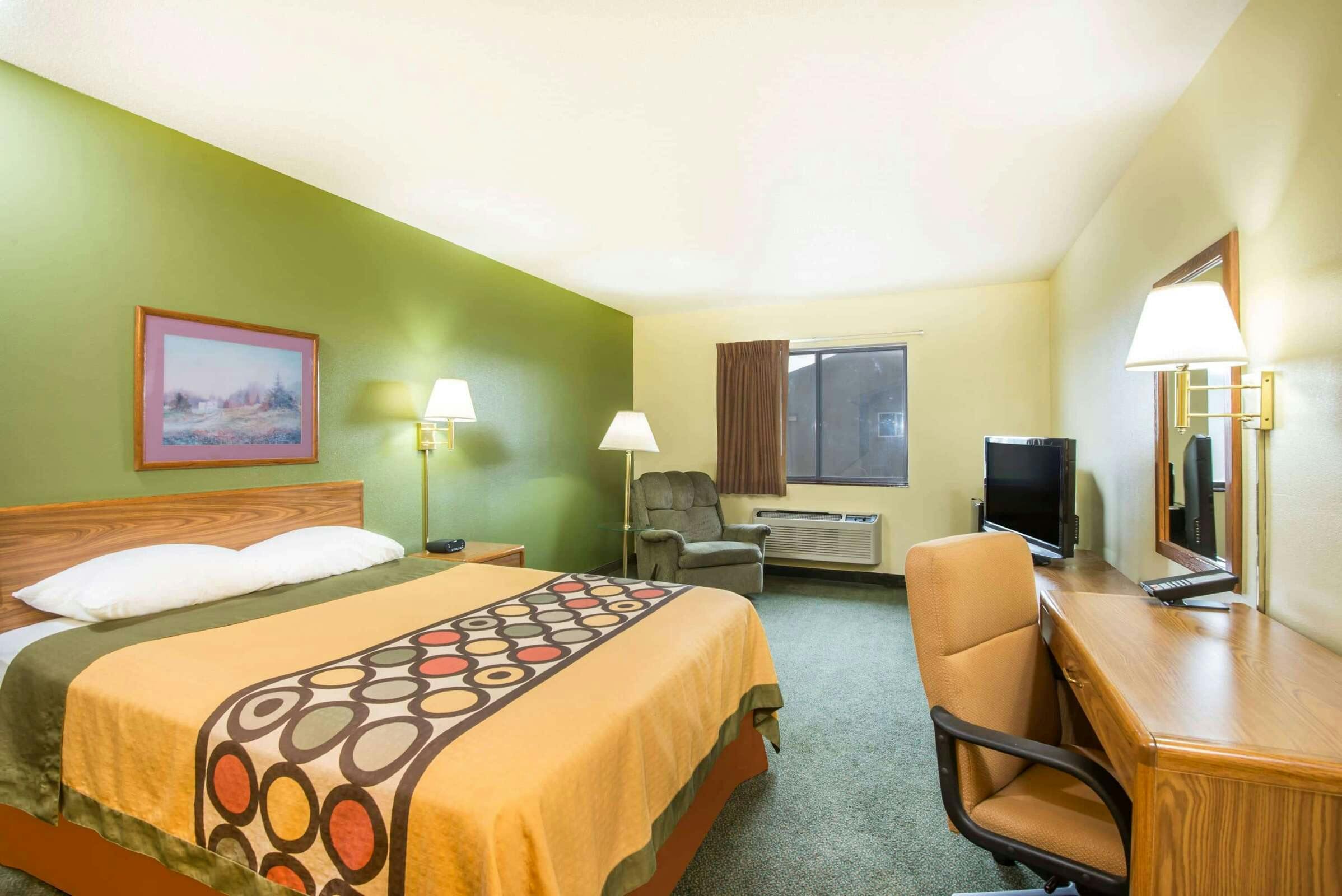 Hotel Super 8 by Wyndham Colby photo 5