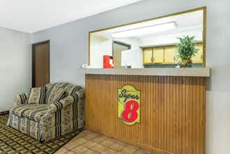 Hotel Super 8 Twinsburg/Cleveland A photo 1