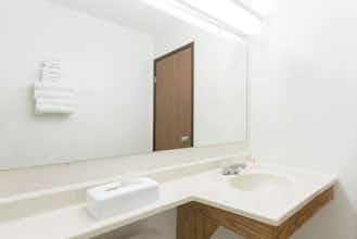 Hotel Super 8 Twinsburg/Cleveland A photo 5