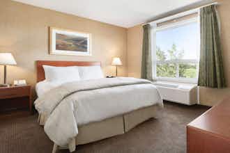 Hotel Days Inn and Suites Cochrane photo 2