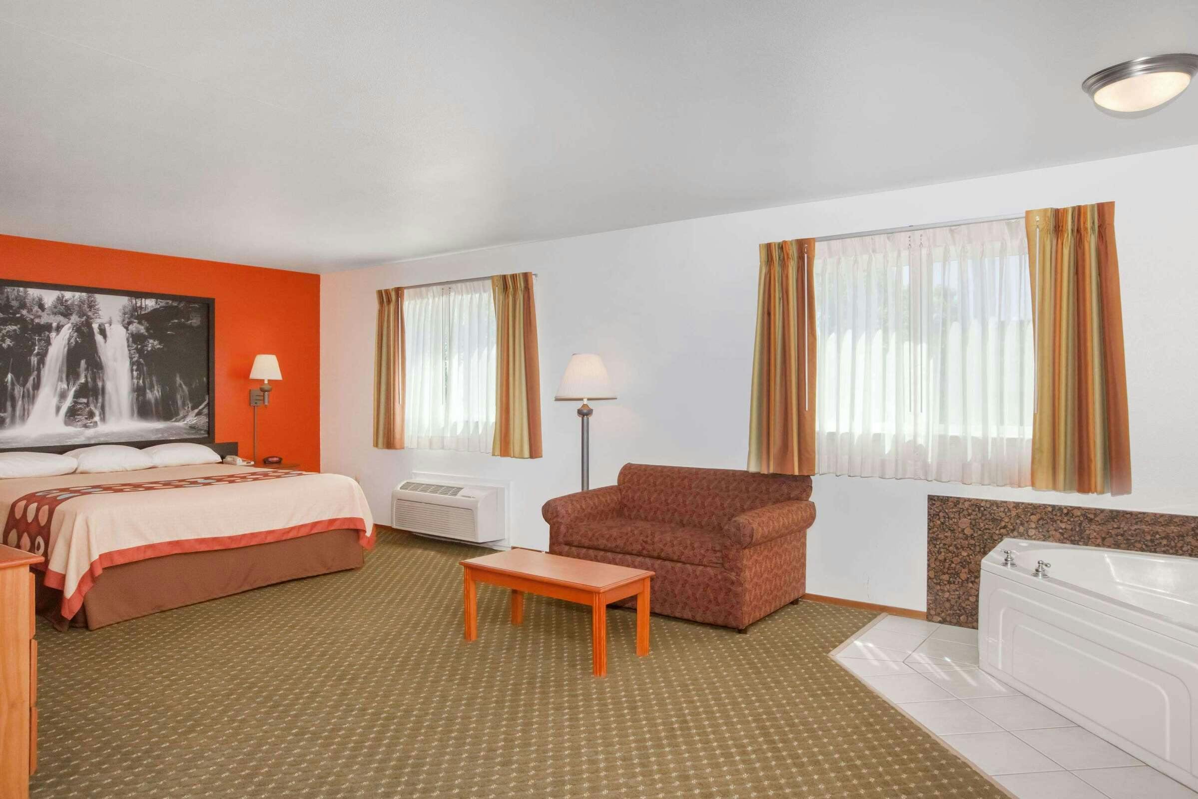 Hotel Super 8 by Wyndham Cloverdale Wine Country photo 5