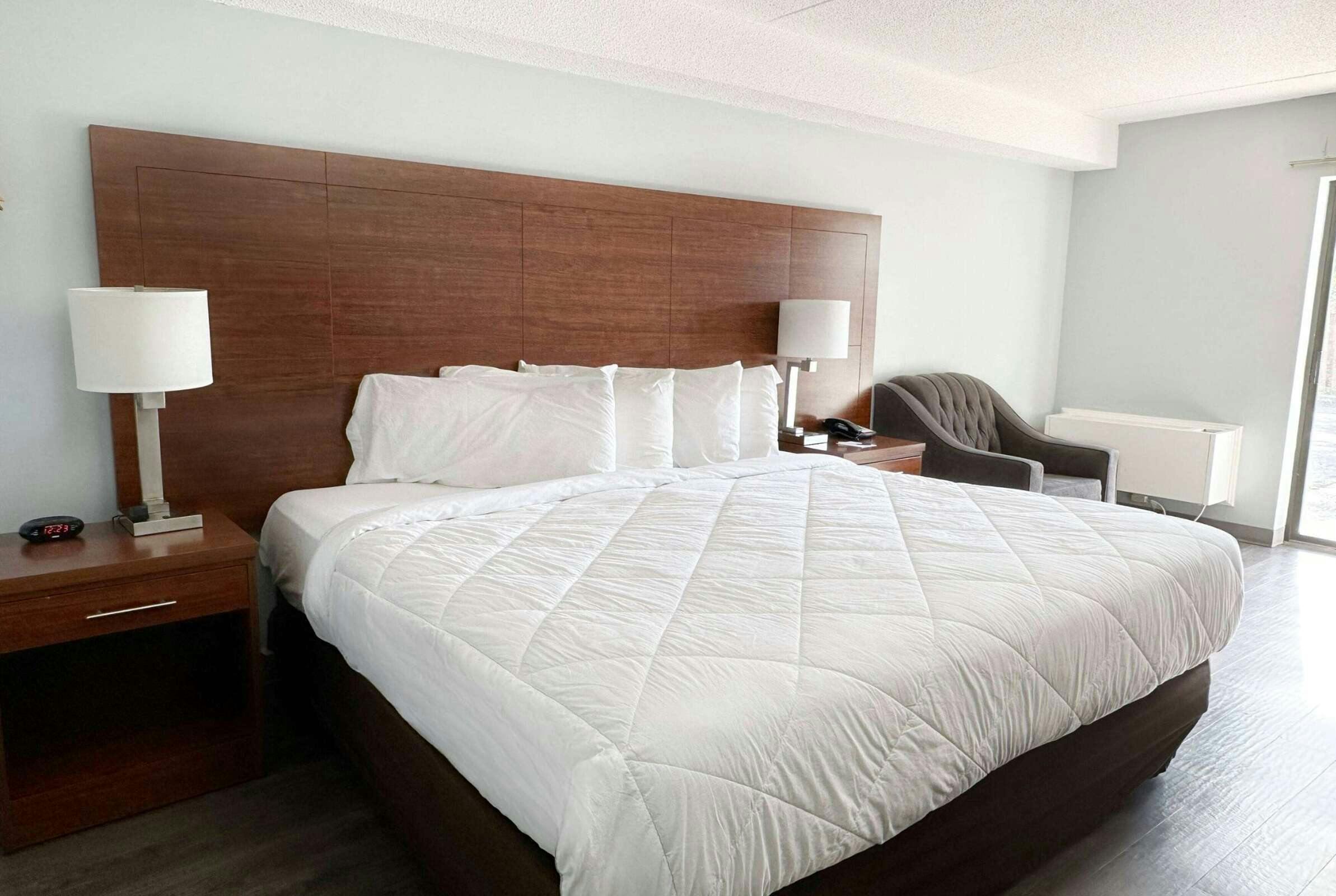 Hotel Travelodge by Wyndham Welland photo 2