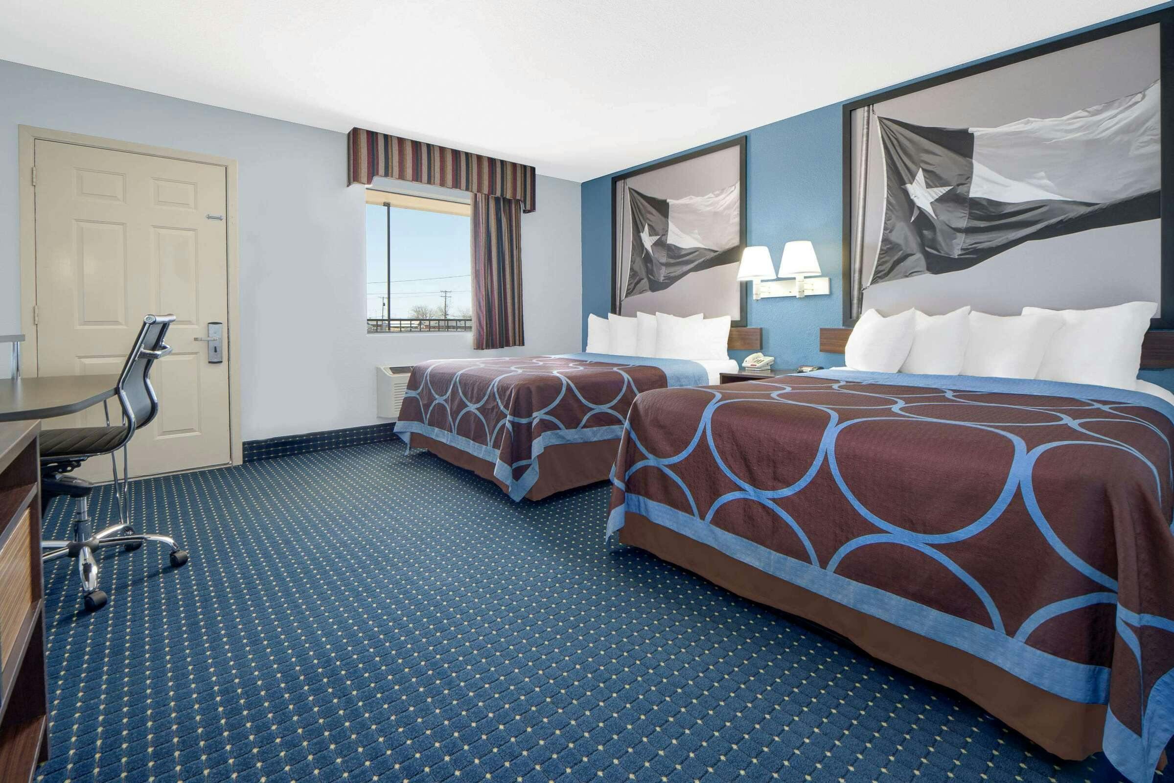 Hotel Super 8 by Wyndham Dumas TX photo 5