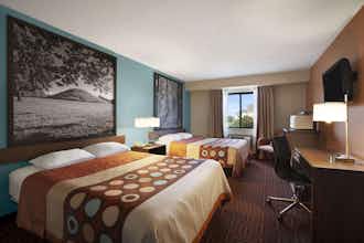 Hotel Super 8 by Wyndham Collinsville St. Louis photo 1