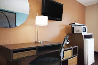 Hotel Super 8 by Wyndham Collinsville St. Louis photo 4