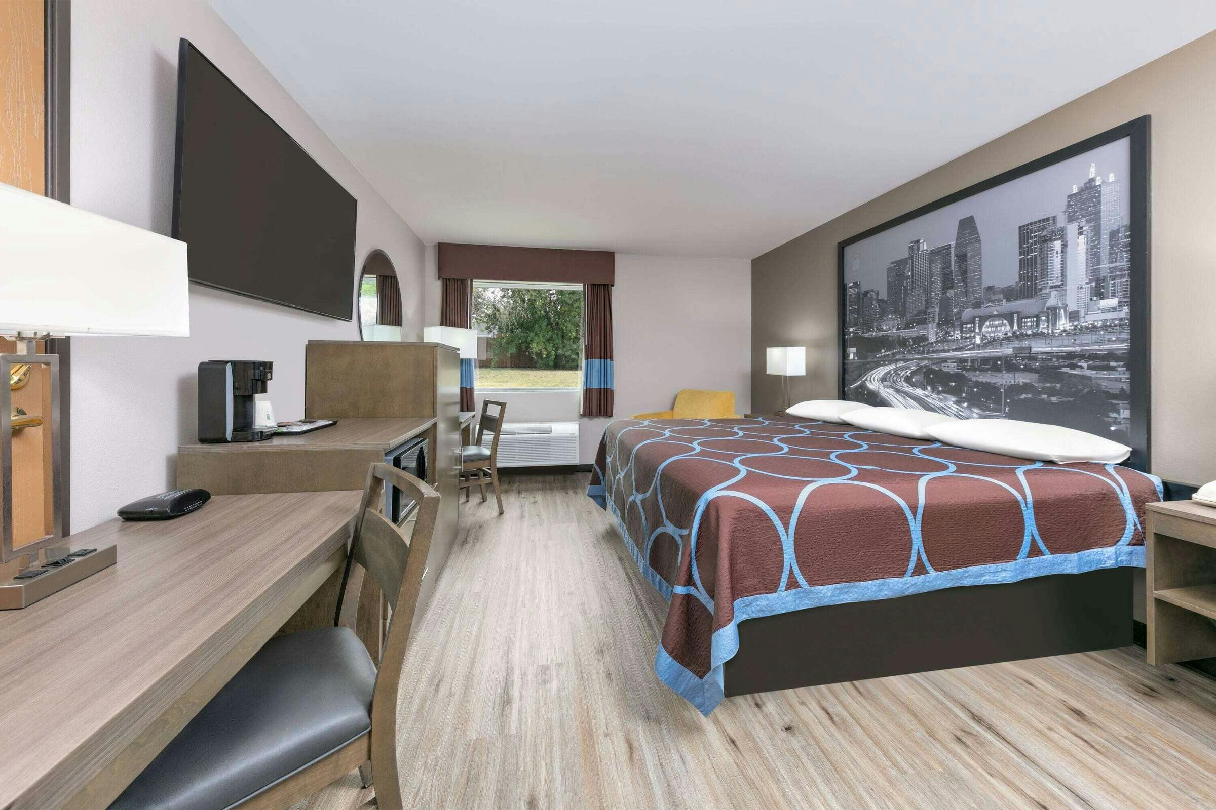 Hotel Super 8 Waxahachie TX photo 5