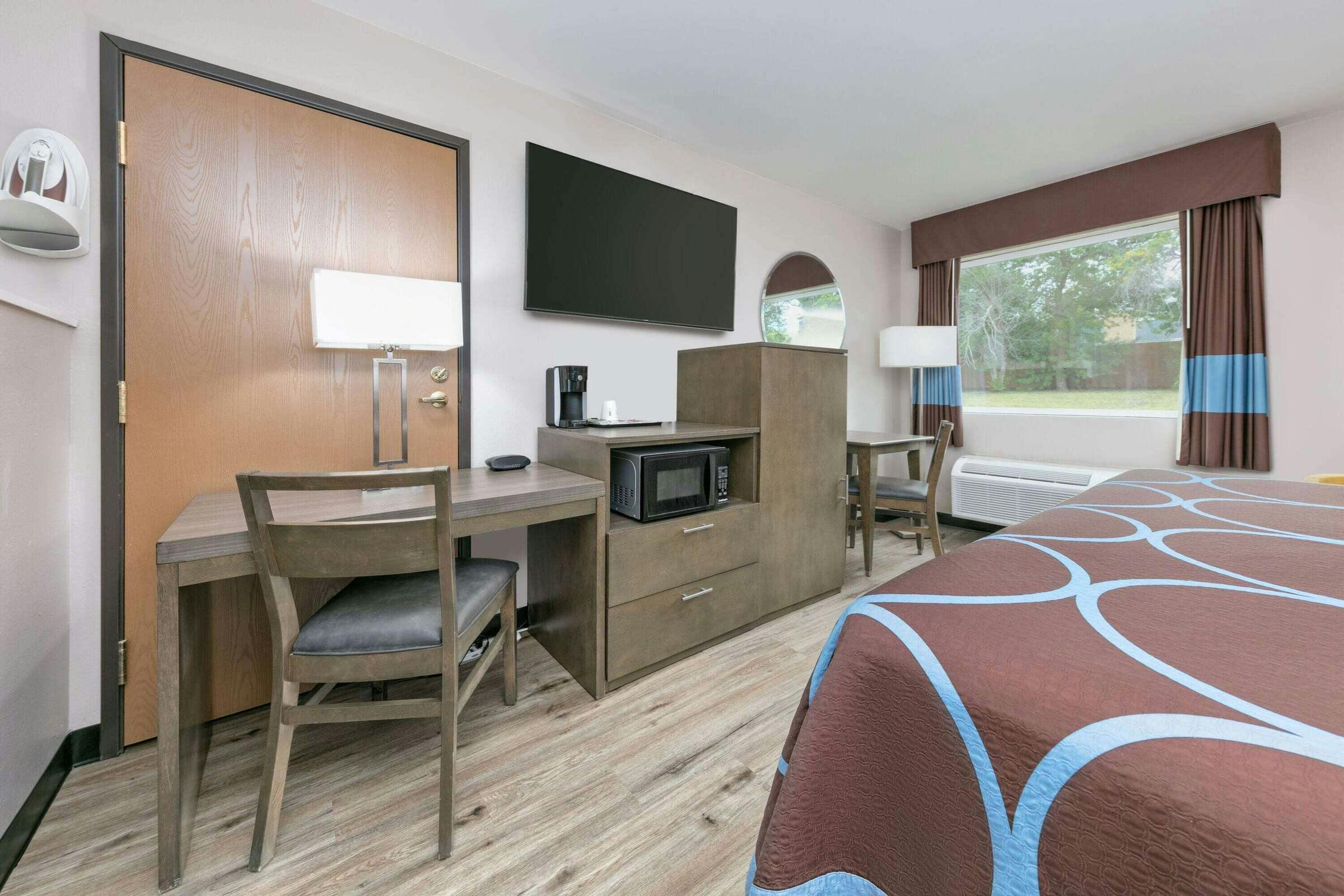 Hotel Super 8 Waxahachie TX photo 2