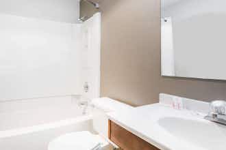 Hotel Super 8 Bremerton photo 4
