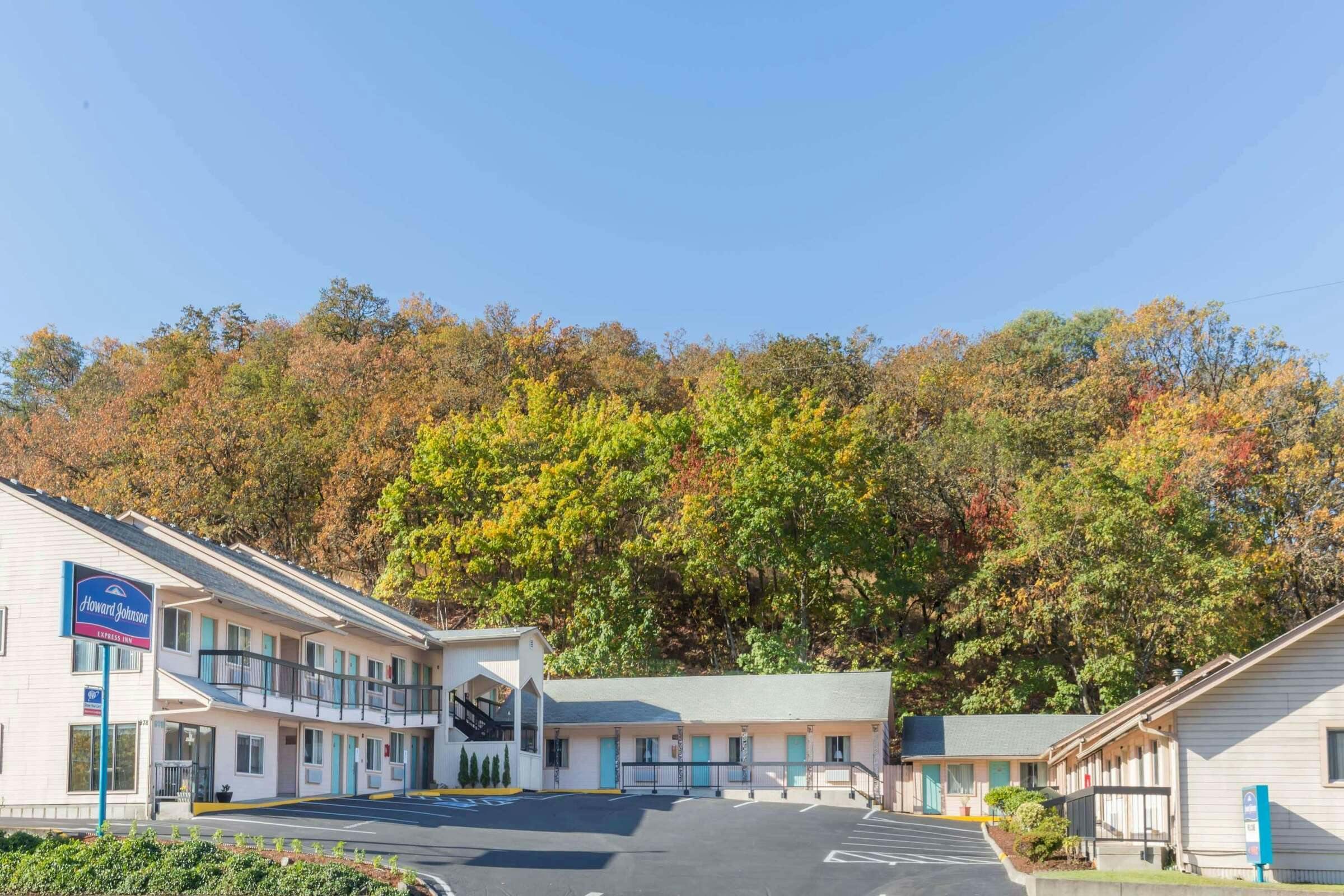 Hotel Howard Johnson by Wyndham Roseburg photo 1