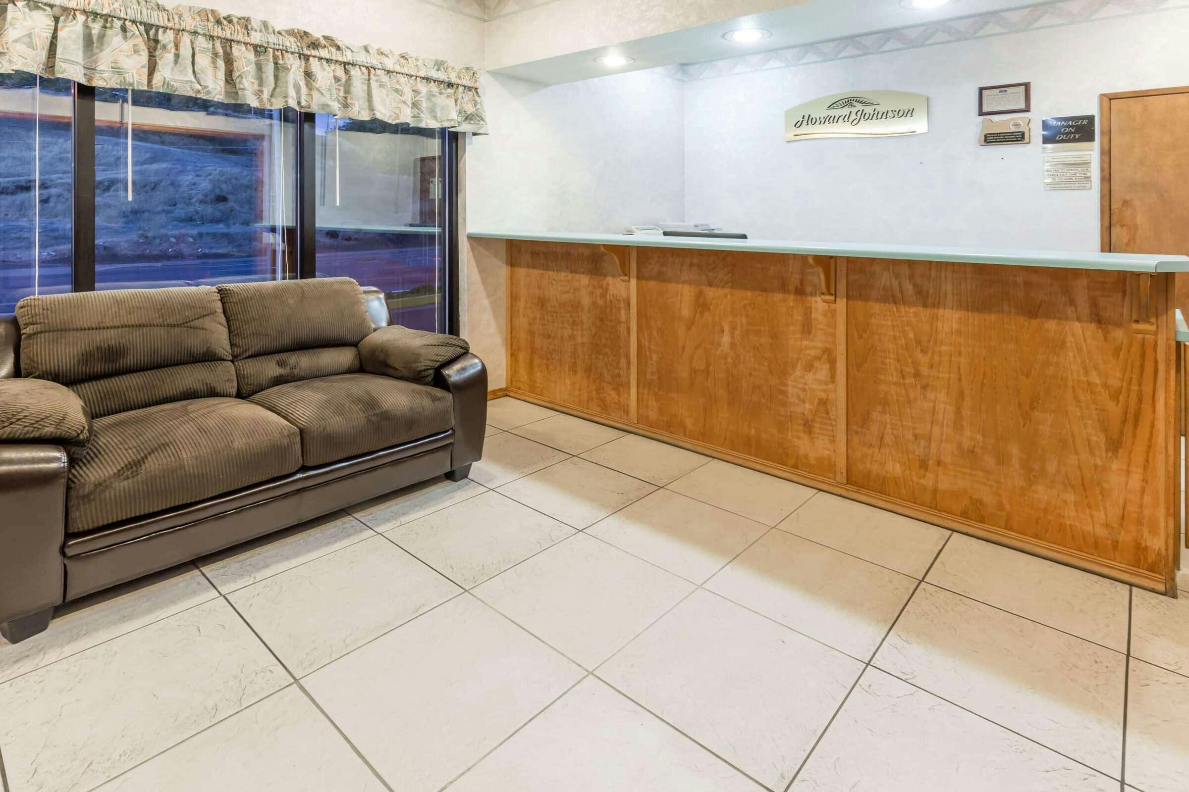 Hotel Howard Johnson by Wyndham Roseburg photo 2