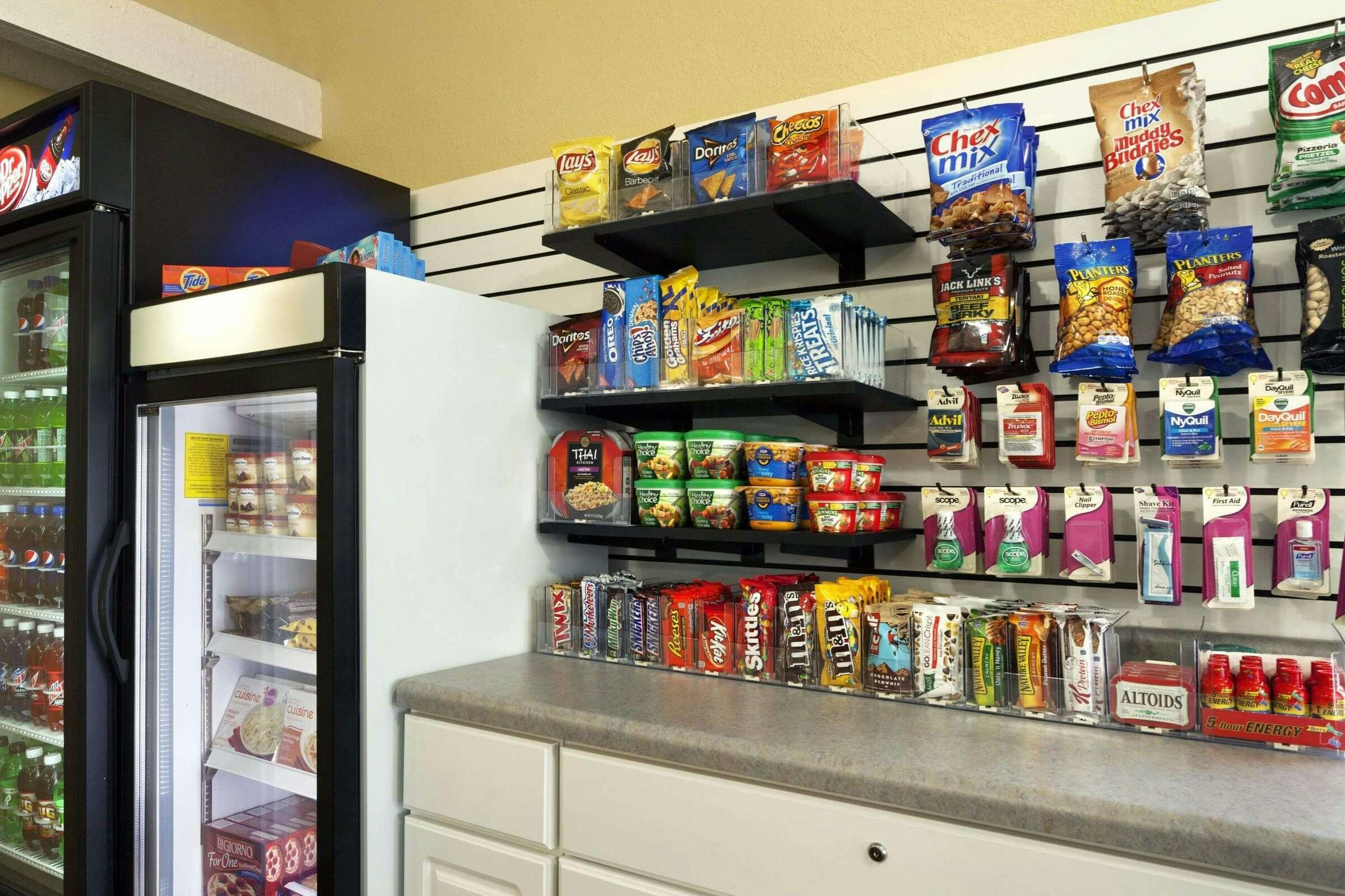 Hotel Super 8 Salem photo 1