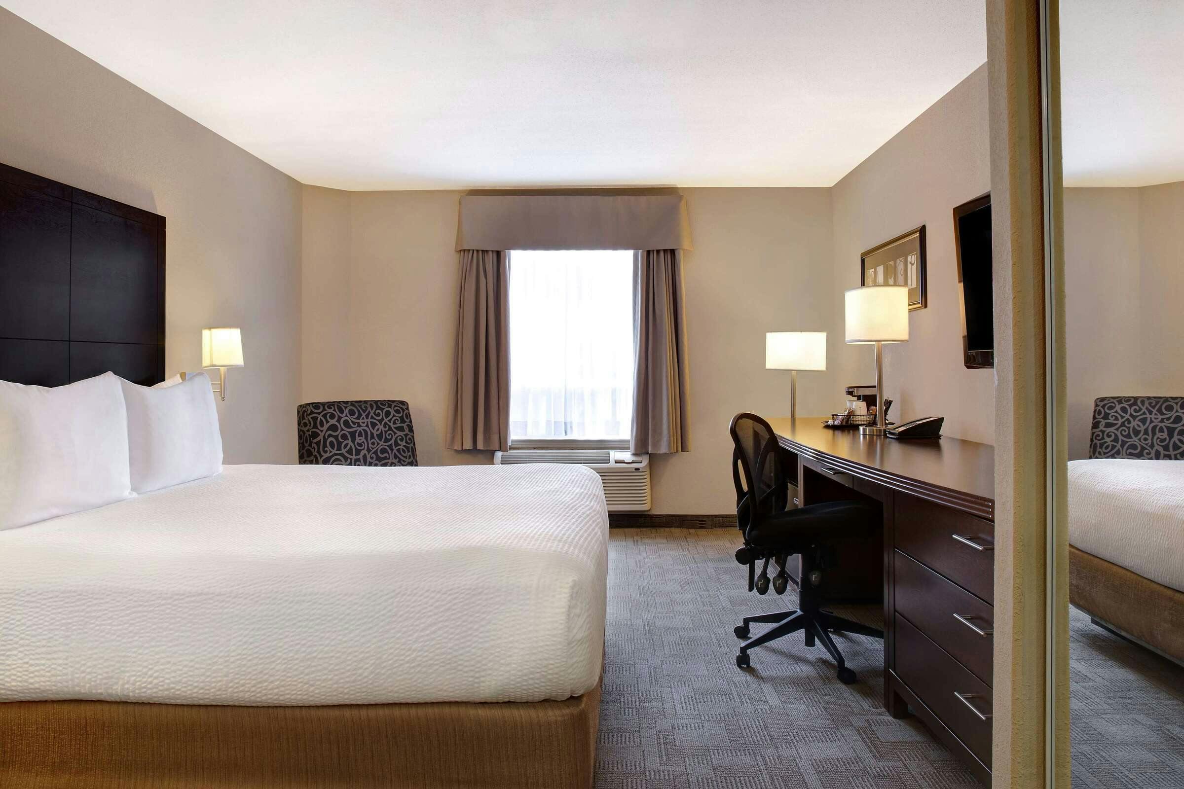 Hotel Days Inn Medicine Hat photo 3