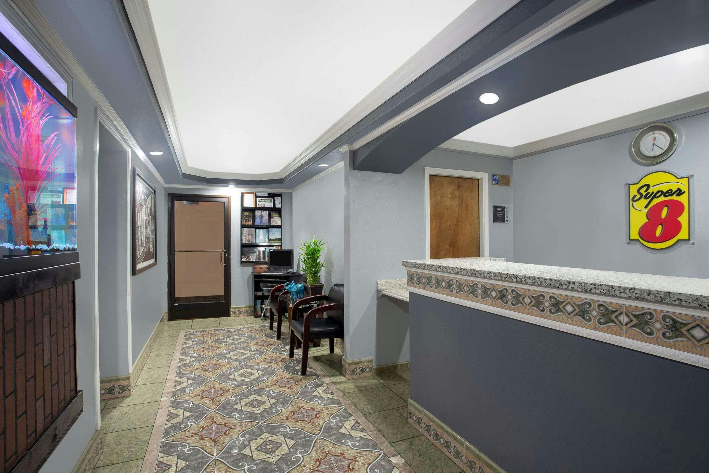 Hotel Super 8 Chico photo 2