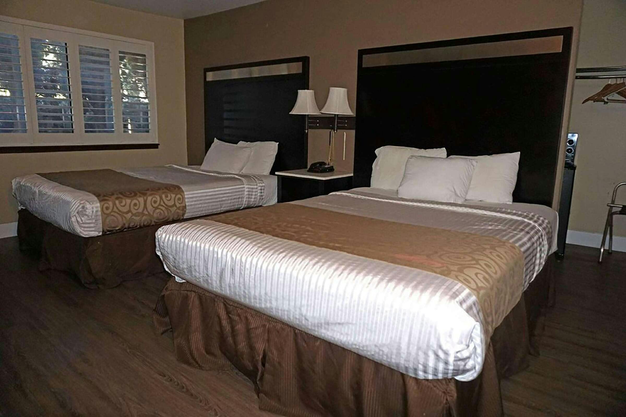 Hotel Travelodge Concord photo 1