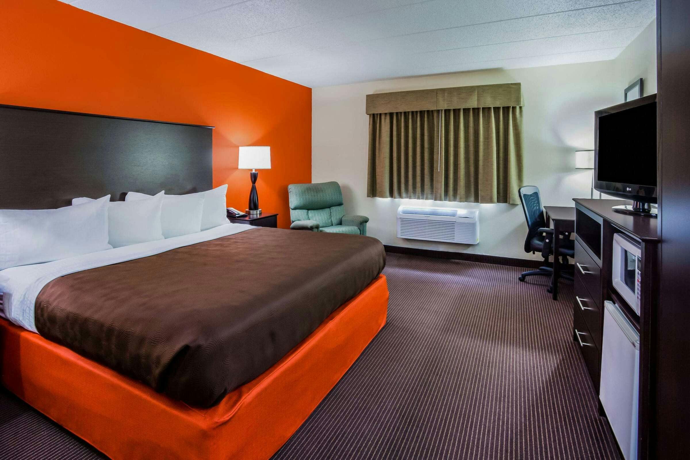 Hotel AmericInn Mora photo 2