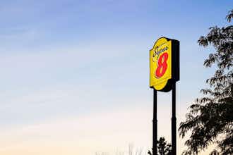 Hotel Super 8 Germantown/Milwaukee photo 1