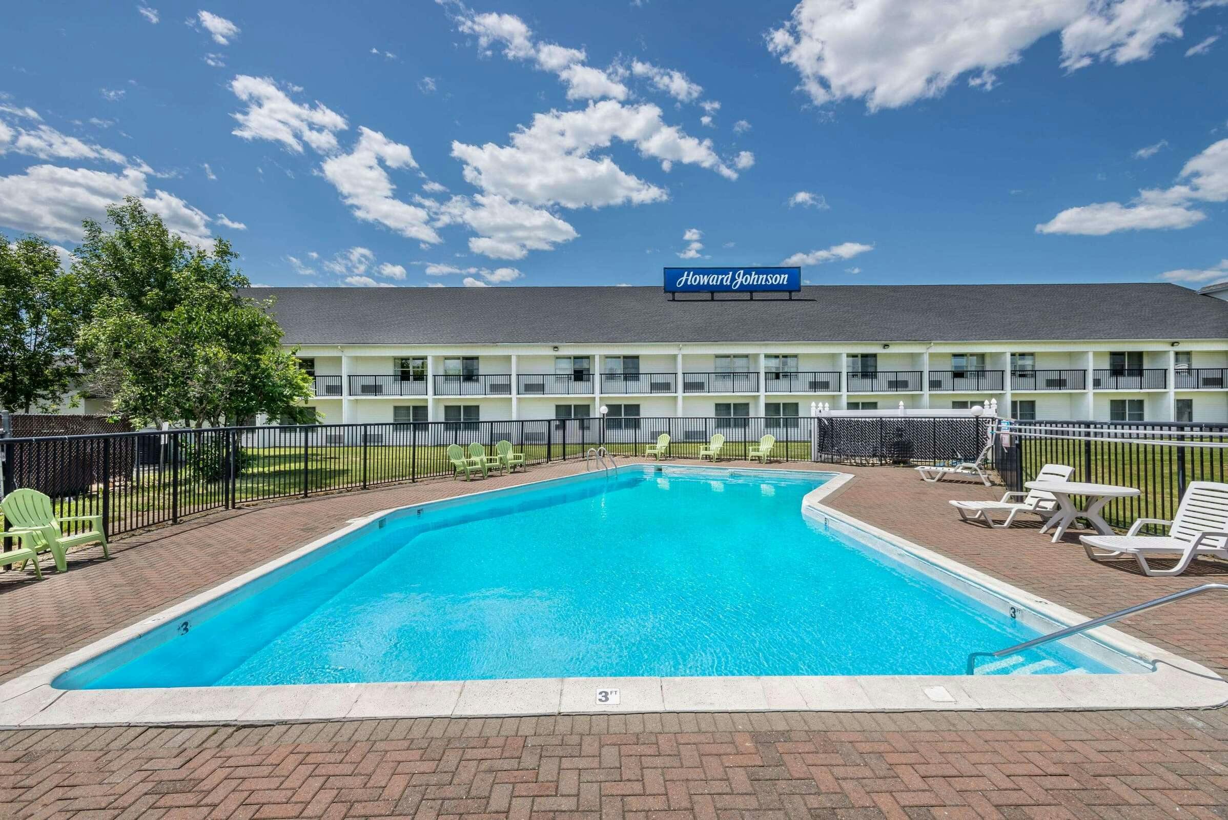 Hotel Howard Johnson by Wyndham Bangor photo 2