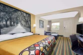 Hotel Super 8 Byron/South Macon photo 2