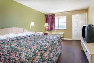 Hotel Super 8 Monticello photo 3