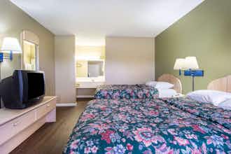 Hotel Super 8 Monticello photo 5