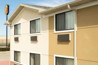 Hotel Super 8 by Wyndham Fond Du Lac photo 1