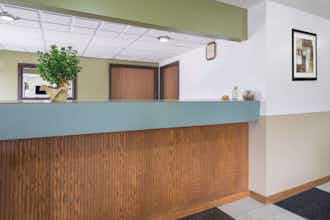 Hotel Super 8 by Wyndham Fond Du Lac photo 2